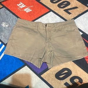 khaki shorts